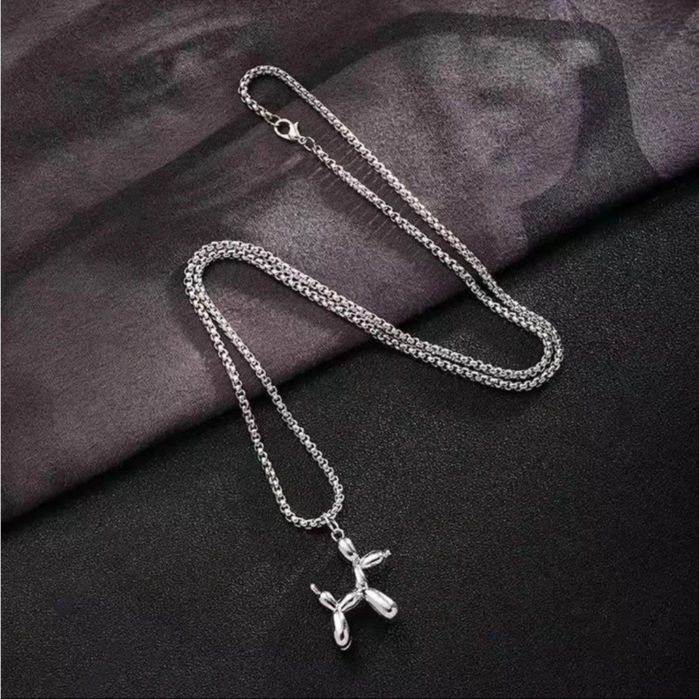 Balloon Dog bloggers choice silver tone trending necklace new with tags NWT